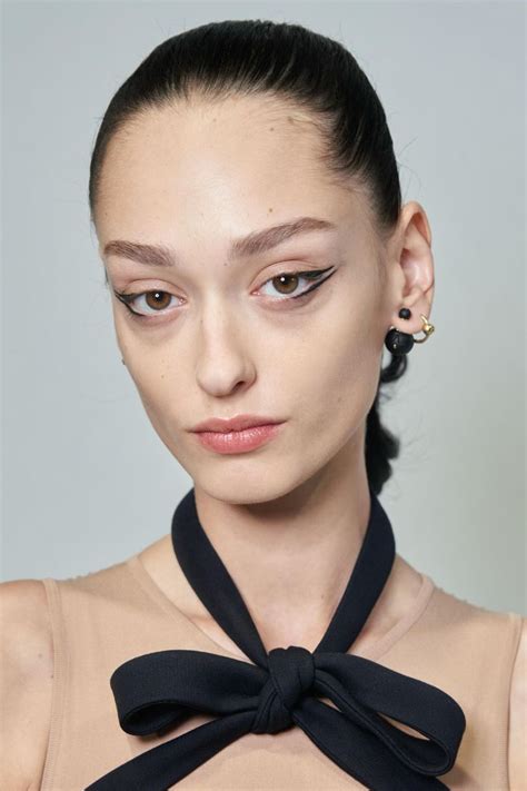 dior maquillage printemps 2024|Look maquillage : défilé Dior prêt.